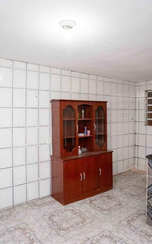 Casa para alugar com 100m², 4 quartos e 5 vagasSala/Cozinha