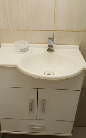 Casa à venda com 63m², 3 quartos e 1 vagaBanheiro 2