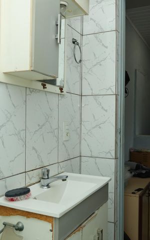 Casa à venda com 63m², 3 quartos e 1 vagaBanheiro 1