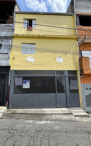 Casa para alugar com 18m², 1 quarto e sem vaga Casa para alugar com 18m², 1 quarto e sem vagaFachada + Placa