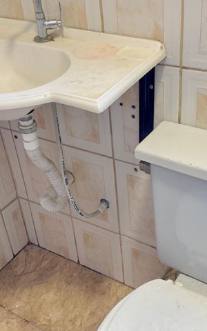 Casa para alugar com 80m², 2 quartos e 2 vagas Casa para alugar com 80m², 2 quartos e 2 vagasBanheiro