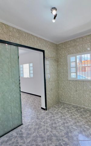 Casa para alugar com 80m², 2 quartos e 2 vagas Casa para alugar com 80m², 2 quartos e 2 vagasCozinha