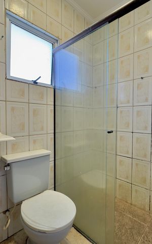 Casa para alugar com 80m², 2 quartos e 2 vagas Casa para alugar com 80m², 2 quartos e 2 vagasBanheiro