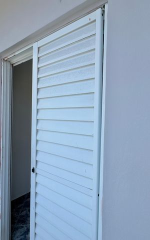 Casa para alugar com 80m², 2 quartos e 2 vagas Casa para alugar com 80m², 2 quartos e 2 vagasSacada quarto 1