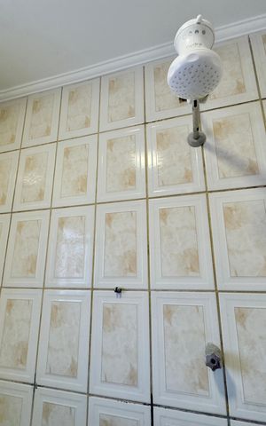 Casa para alugar com 80m², 2 quartos e 2 vagas Casa para alugar com 80m², 2 quartos e 2 vagasBanheiro