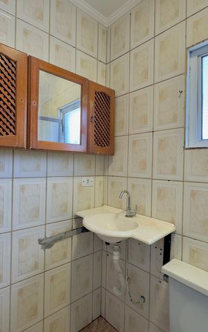Casa para alugar com 80m², 2 quartos e 2 vagas Casa para alugar com 80m², 2 quartos e 2 vagasBanheiro