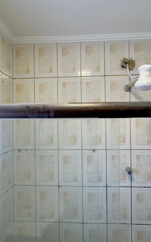 Casa para alugar com 80m², 2 quartos e 2 vagas Casa para alugar com 80m², 2 quartos e 2 vagasBanheiro