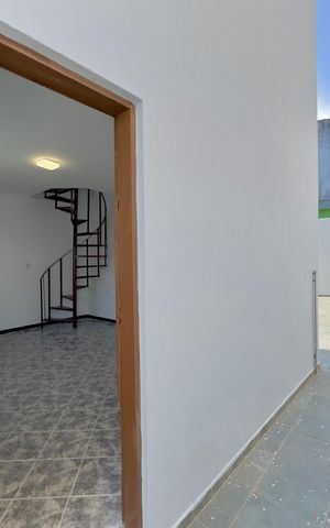 Casa para alugar com 80m², 2 quartos e 2 vagas Casa para alugar com 80m², 2 quartos e 2 vagasÁrea externa