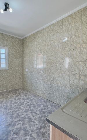 Casa para alugar com 80m², 2 quartos e 2 vagas Casa para alugar com 80m², 2 quartos e 2 vagasCozinha