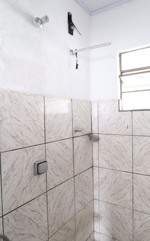 Casa para alugar com 90m², 2 quartos e 2 vagasBanheiro Social