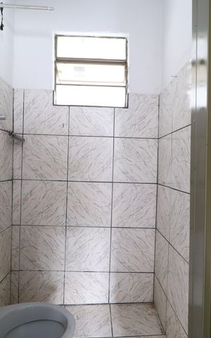 Casa para alugar com 90m², 2 quartos e 2 vagasBanheiro Social