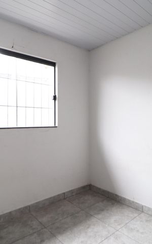 Casa para alugar com 90m², 2 quartos e 2 vagasSala