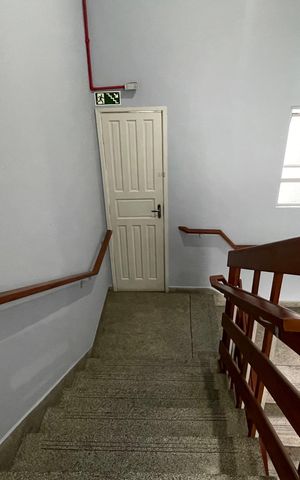 Apartamento para alugar com 51m², 2 quartos e 1 vaga Apartamento para alugar com 51m², 2 quartos e 1 vagaEscada de acesso