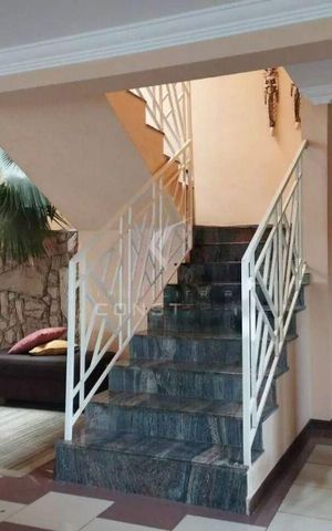 Casa à venda com 300m², 3 quartos e 6 vagas