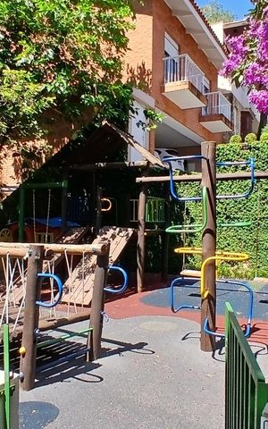 Casa à venda com 394m², 4 quartos e 4 vagasÁrea comum - Playground