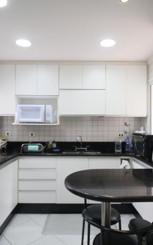 Casa à venda com 394m², 4 quartos e 4 vagasCozinha