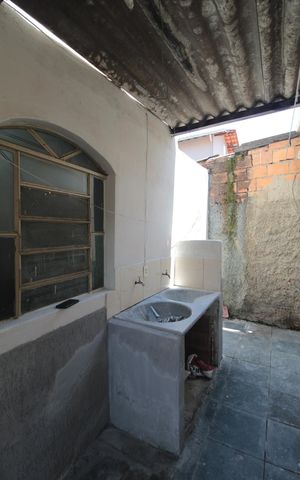 Casa para alugar com 30m², 2 quartos e sem vagaÁrea de Serviço