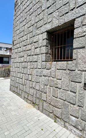Casa para alugar com 300m², 4 quartos e 2 vagas Casa para alugar com 300m², 4 quartos e 2 vagasÁrea de Serviço