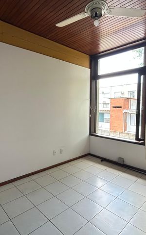 Casa para alugar com 300m², 4 quartos e 2 vagas Casa para alugar com 300m², 4 quartos e 2 vagasSuíte
