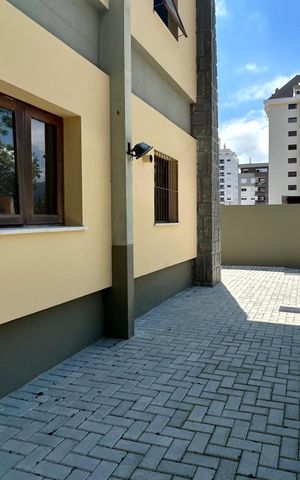 Casa para alugar com 300m², 4 quartos e 2 vagas Casa para alugar com 300m², 4 quartos e 2 vagasÁrea de Serviço