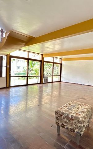 Casa para alugar com 300m², 4 quartos e 2 vagas Casa para alugar com 300m², 4 quartos e 2 vagasSala