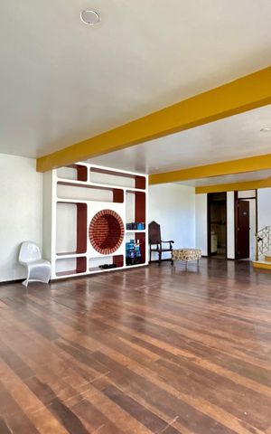 Casa para alugar com 300m², 4 quartos e 2 vagas Casa para alugar com 300m², 4 quartos e 2 vagasSala