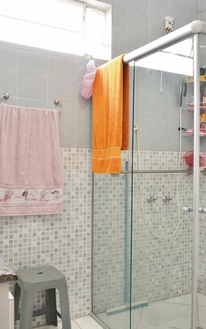 Casa à venda com 270m², 5 quartos e 10 vagas Casa à venda com 270m², 5 quartos e 10 vagasBanheiro Social 2