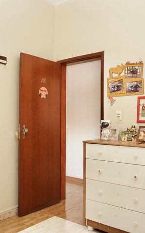 Casa à venda com 270m², 5 quartos e 10 vagas Casa à venda com 270m², 5 quartos e 10 vagasQuarto 2