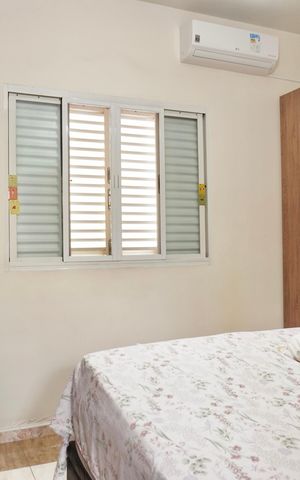 Casa à venda com 270m², 5 quartos e 10 vagas Casa à venda com 270m², 5 quartos e 10 vagasQuarto 4
