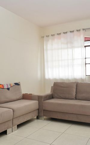 Casa à venda com 270m², 5 quartos e 10 vagas Casa à venda com 270m², 5 quartos e 10 vagasSuíte