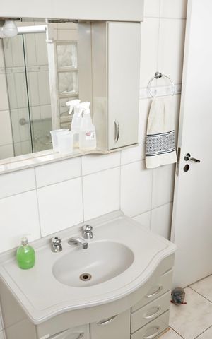 Casa à venda com 270m², 5 quartos e 10 vagas Casa à venda com 270m², 5 quartos e 10 vagasSuíte - Banheiro