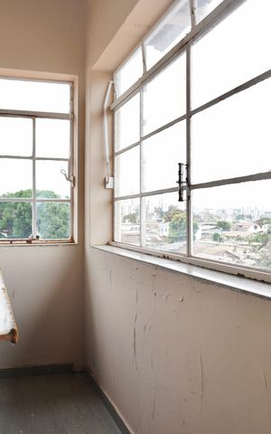Casa à venda com 270m², 5 quartos e 10 vagas Casa à venda com 270m², 5 quartos e 10 vagasQuarto 5 - Varanda