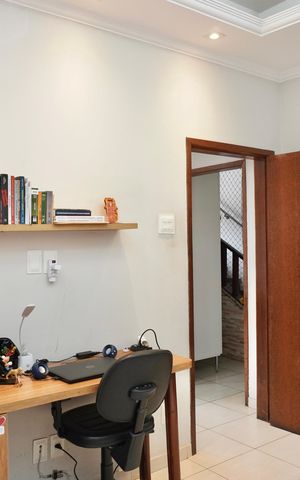 Casa à venda com 270m², 5 quartos e 10 vagas Casa à venda com 270m², 5 quartos e 10 vagasQuarto 1
