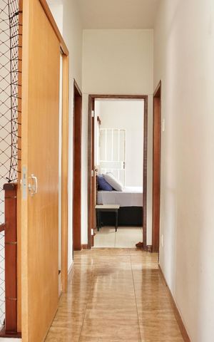 Casa à venda com 270m², 5 quartos e 10 vagas Casa à venda com 270m², 5 quartos e 10 vagasCorredor