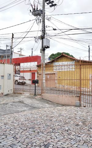 Casa à venda com 270m², 5 quartos e 10 vagas Casa à venda com 270m², 5 quartos e 10 vagasEntrada