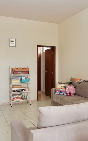 Casa à venda com 270m², 5 quartos e 10 vagas Casa à venda com 270m², 5 quartos e 10 vagasSuíte