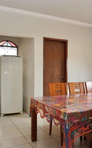 Casa à venda com 270m², 5 quartos e 10 vagas Casa à venda com 270m², 5 quartos e 10 vagasCopa