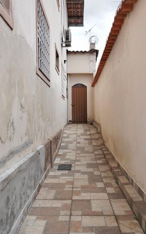 Casa à venda com 270m², 5 quartos e 10 vagas Casa à venda com 270m², 5 quartos e 10 vagasÁrea externa