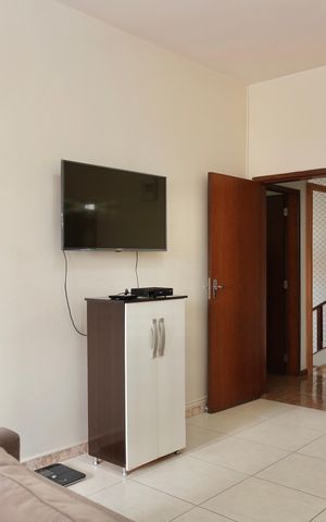 Casa à venda com 270m², 5 quartos e 10 vagas Casa à venda com 270m², 5 quartos e 10 vagasSuíte