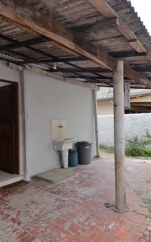 Casa para alugar com 85m², 2 quartos e 1 vagaQuintal