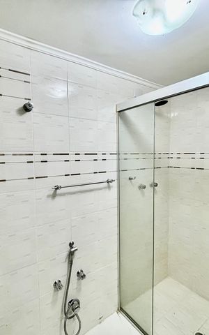 Apartamento para alugar com 178m², 4 quartos e 2 vagasBanheiro 