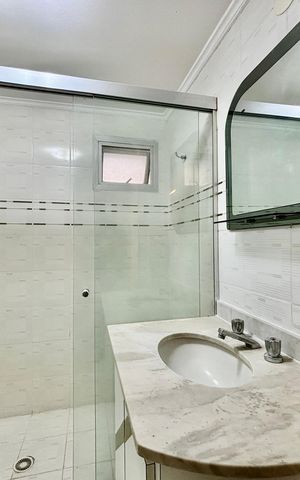 Apartamento para alugar com 178m², 4 quartos e 2 vagasBanheiro 