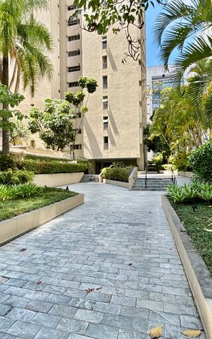 Apartamento para alugar com 178m², 4 quartos e 2 vagasEntrada 