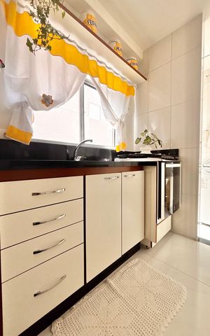 Apartamento à venda com 54m², 2 quartos e 2 vagasCozinha