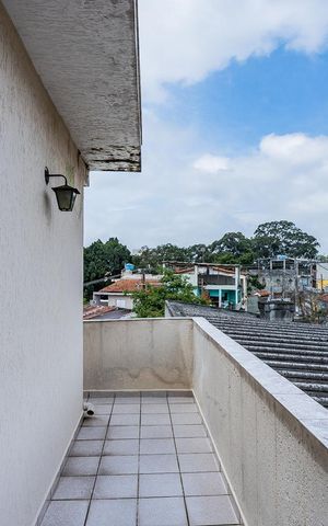 Casa à venda com 200m², 4 quartos e 1 vaga Casa à venda com 200m², 4 quartos e 1 vagaVaranda quarto