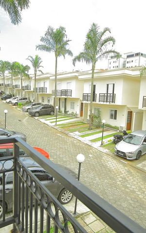 Casa de condomínio para alugar com 123m², 2 quartos e 2 vagasQuarto 1 - Varanda 