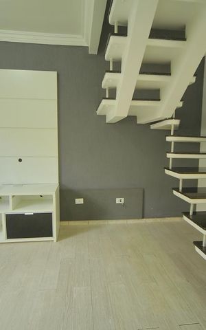 Casa de condomínio para alugar com 123m², 2 quartos e 2 vagasSala