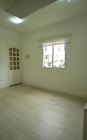 Casa de condomínio para alugar com 123m², 2 quartos e 2 vagasSala