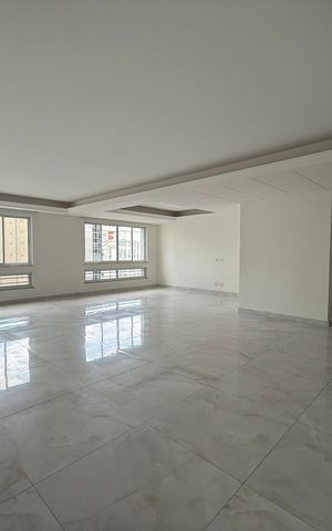 Apartamento para alugar com 320m², 3 quartos e 2 vagas Apartamento para alugar com 320m², 3 quartos e 2 vagasSala