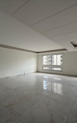 Apartamento para alugar com 320m², 3 quartos e 2 vagas Apartamento para alugar com 320m², 3 quartos e 2 vagassala